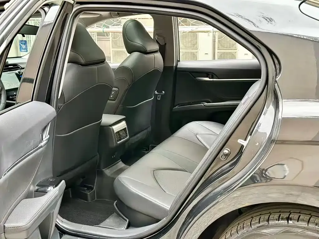Toyota Camry 2021 из CN, фото 5