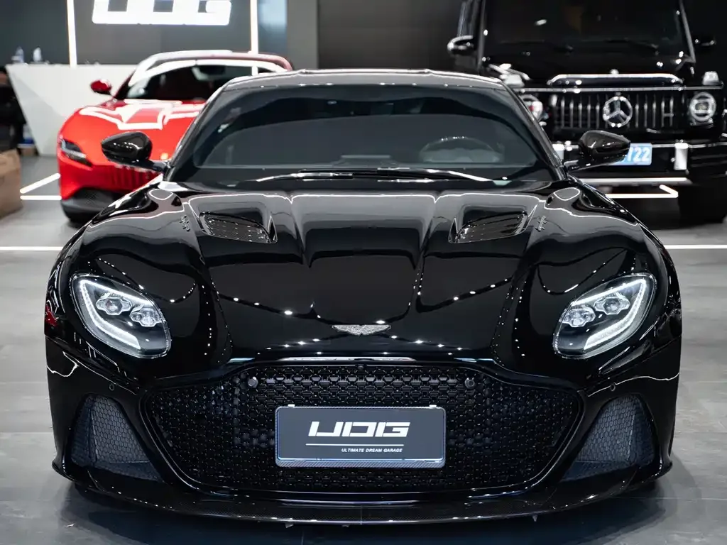 Aston Martin DBS 2021 из CN, фото 3