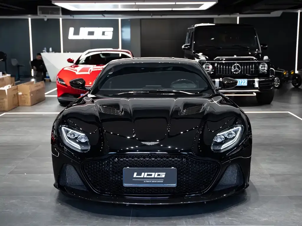 Aston Martin DBS 2021 из CN, фото 9