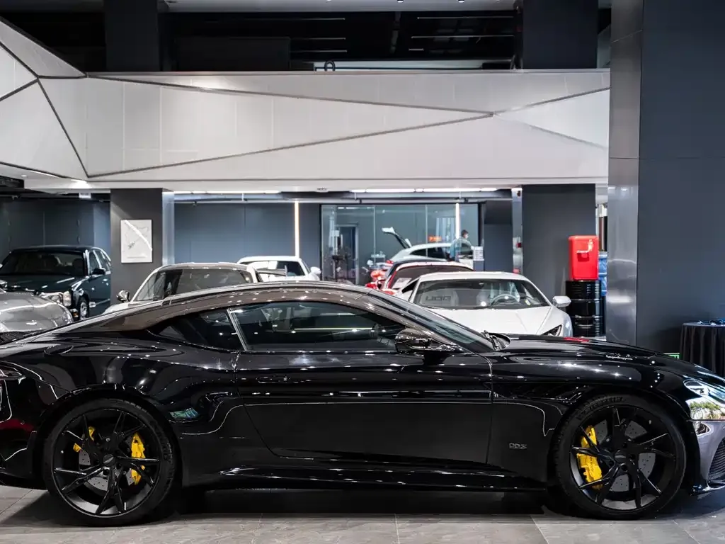 Aston Martin DBS 2021 из CN, фото 7