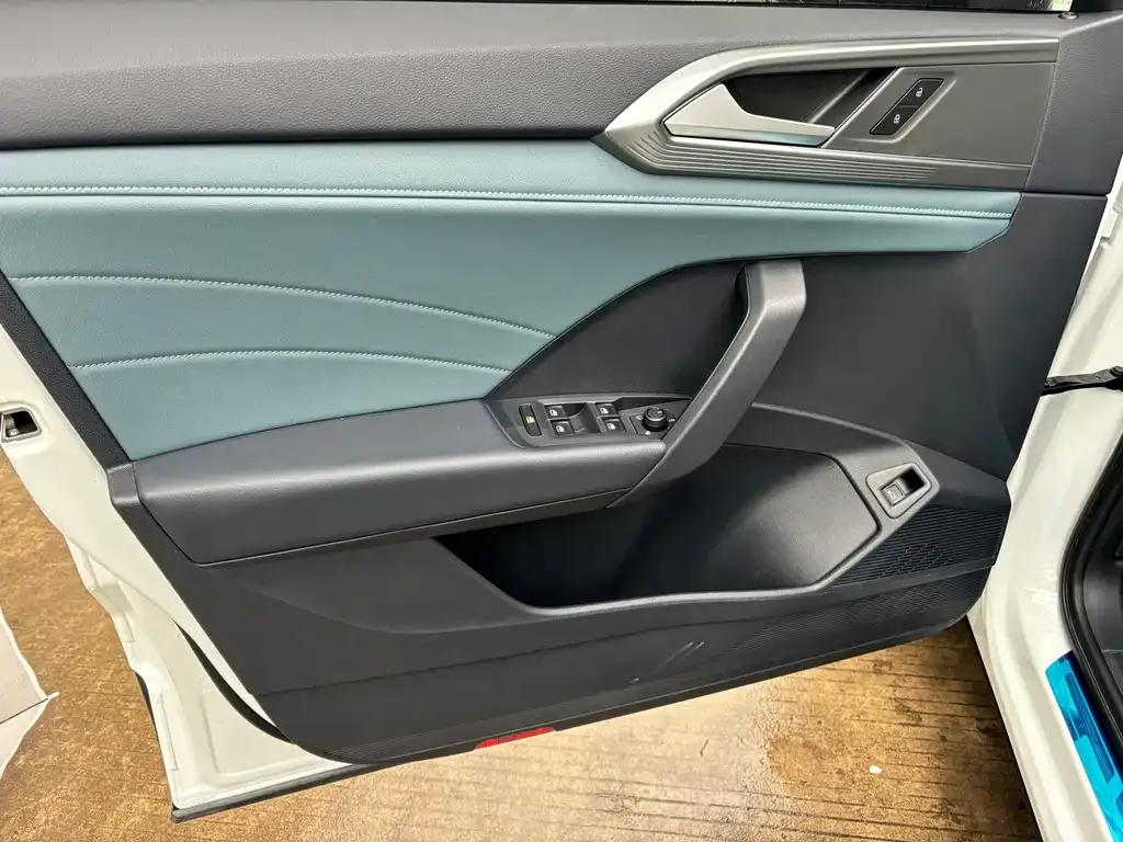 Volkswagen Tharu 2023 из CN, фото 8
