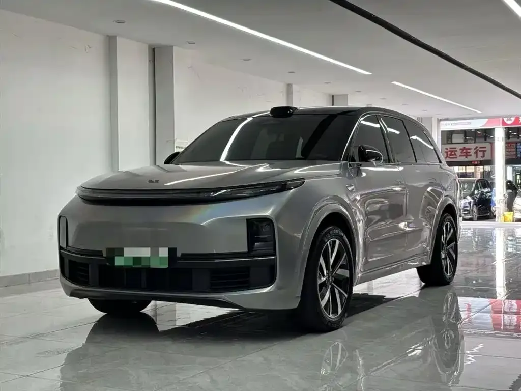 Li Auto L8 — фото 6