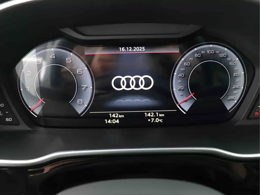 Audi Q3 2025 из CN, фото 2