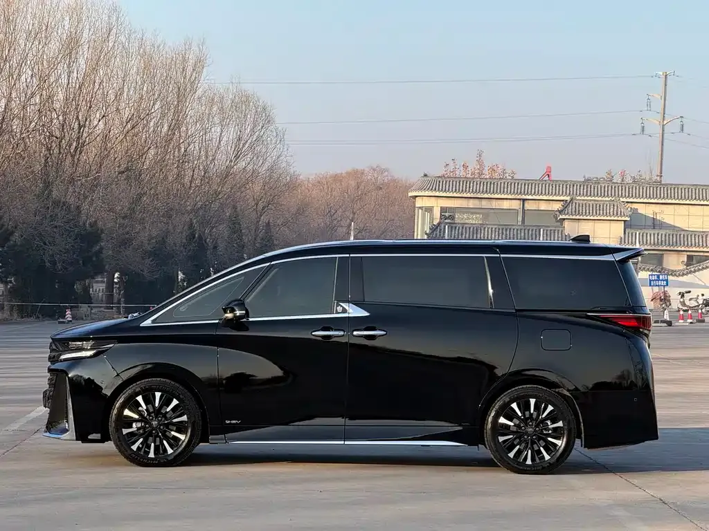 Toyota Vellfire 2024 из CN, фото 2