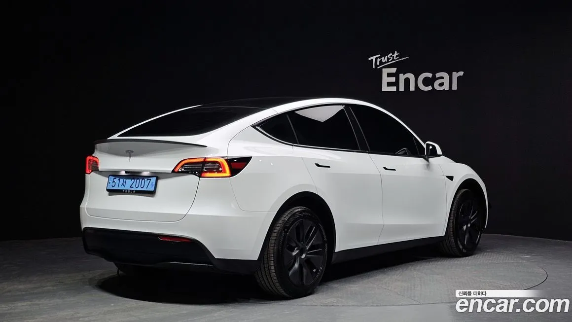Tesla Model Y — фото 2