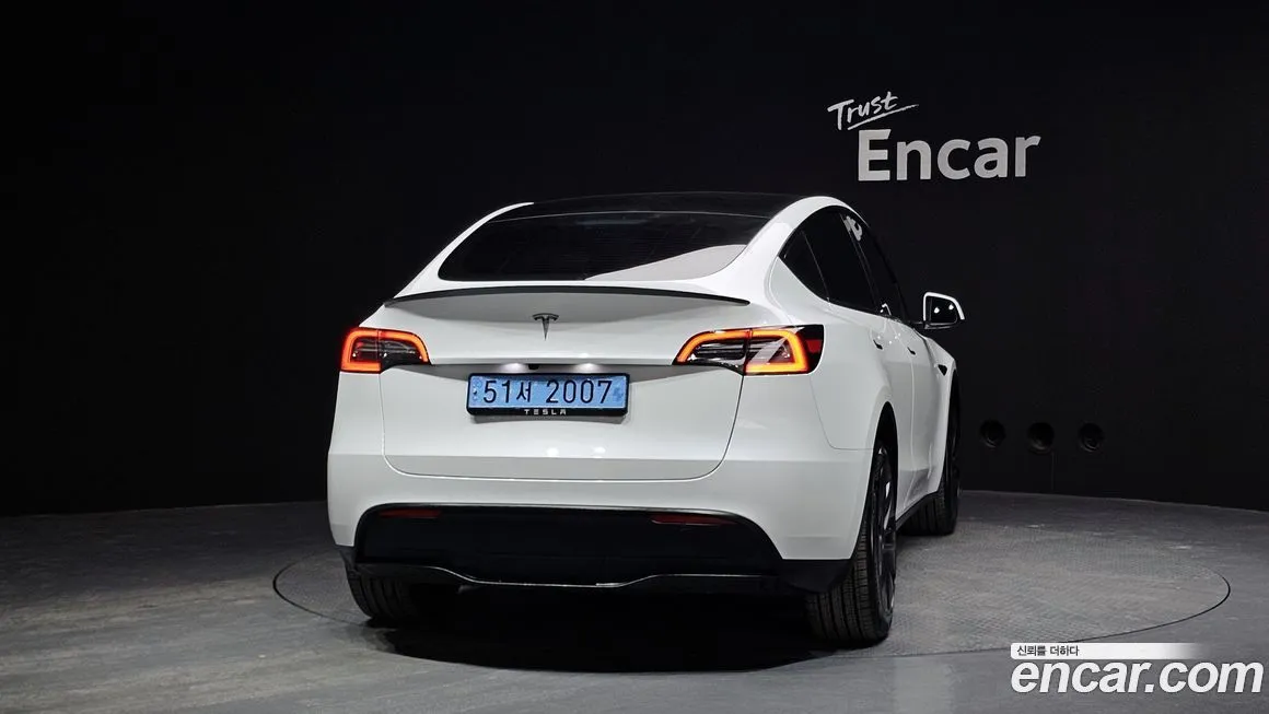 Tesla Model Y — фото 6