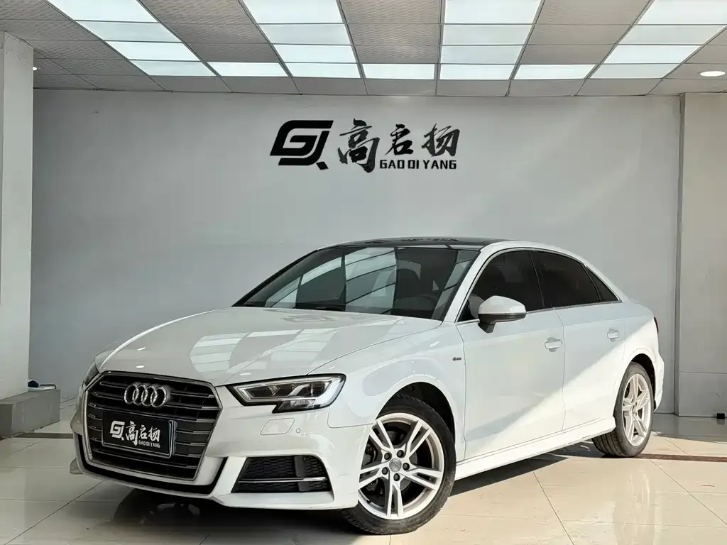 Audi A3 — фото 1