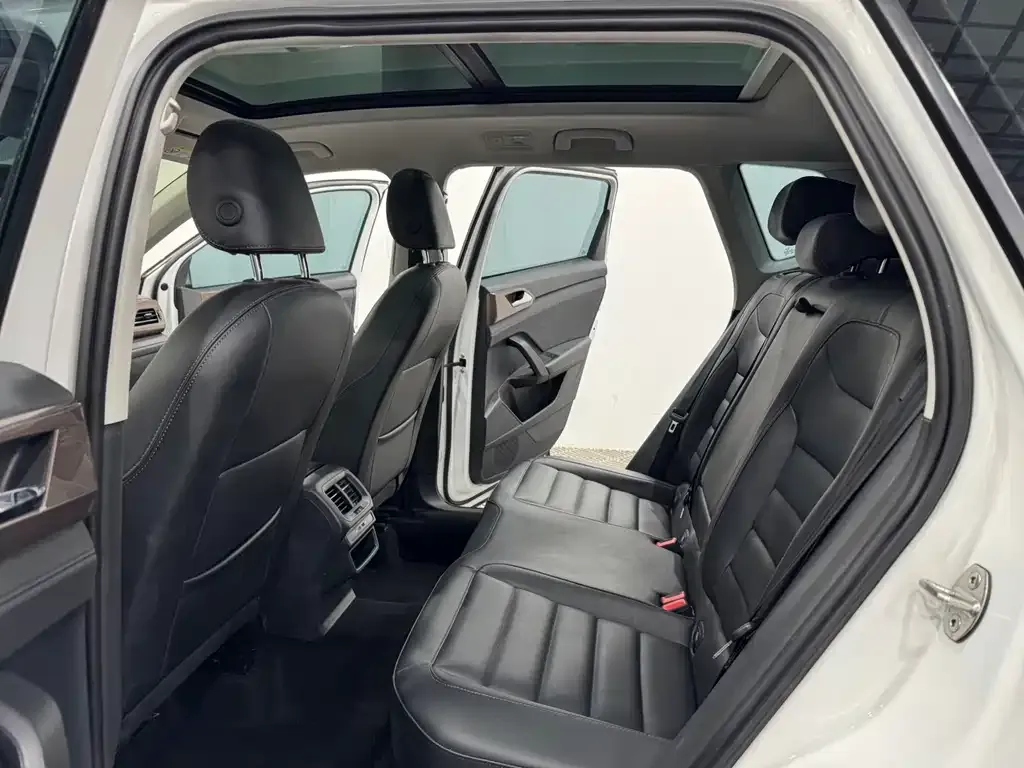 Volkswagen Tharu 2021 из CN, фото 3