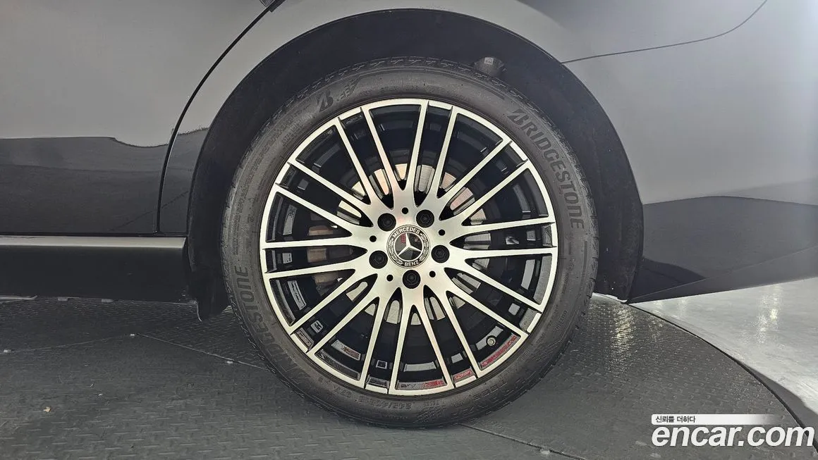 Mercedes-Benz C-Class 2023 из KR, фото 8