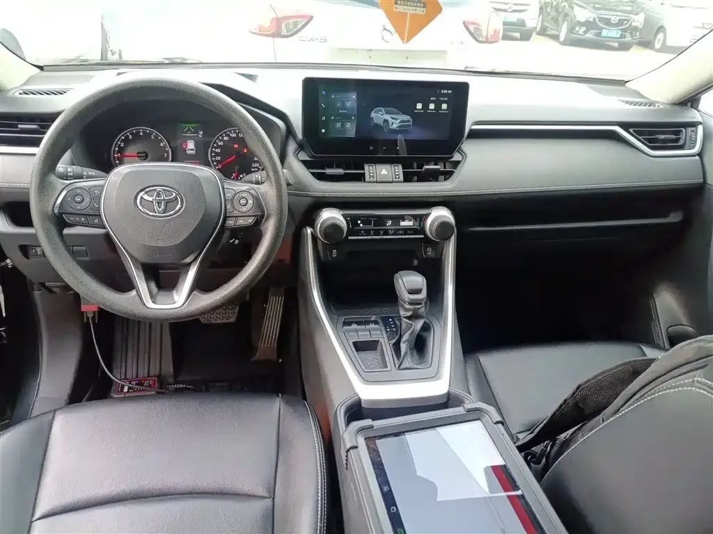 Toyota RAV4 2023 из CN, фото 5