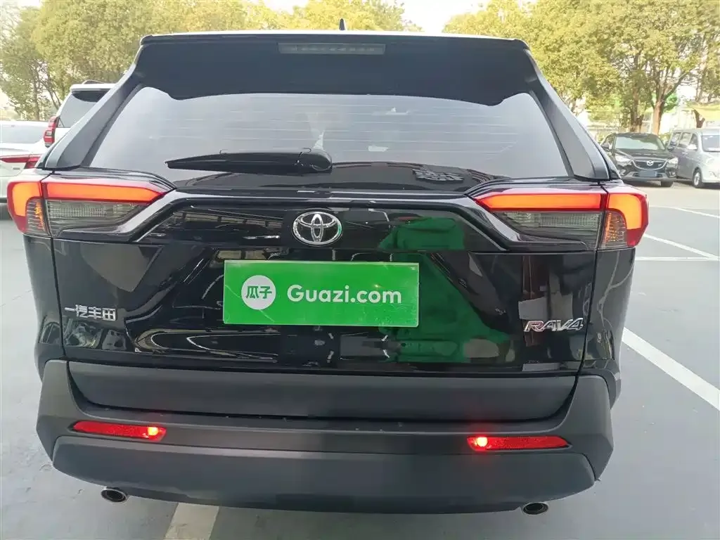 Toyota RAV4 2023 из CN, фото 3