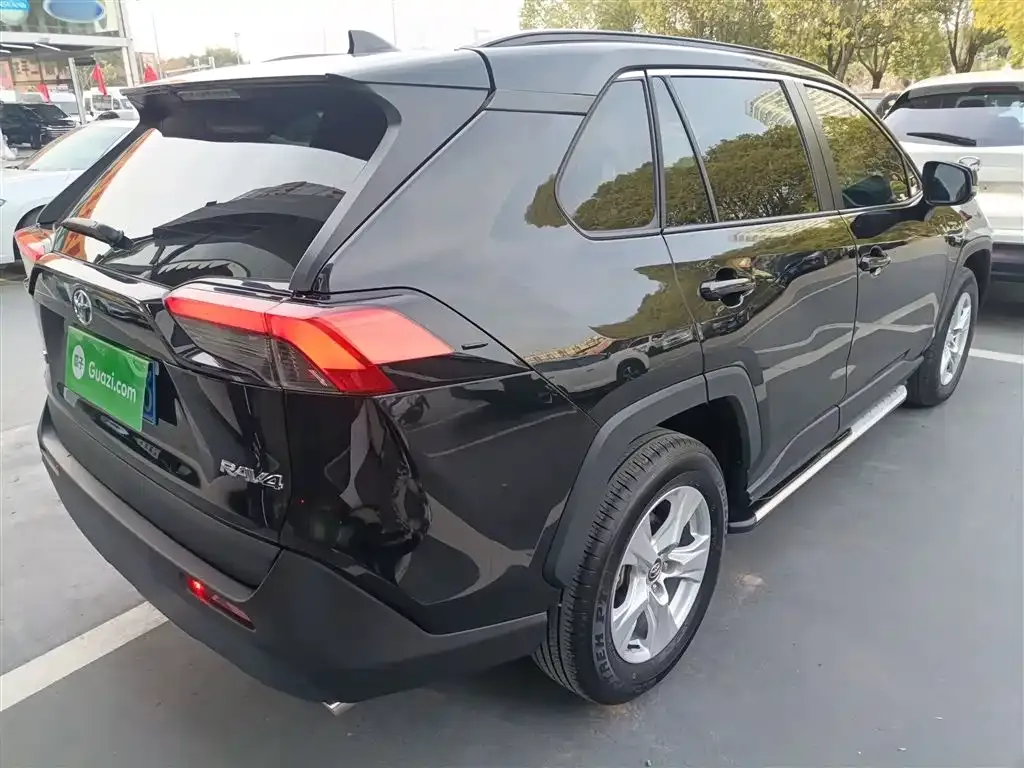 Toyota RAV4 2023 из CN, фото 7