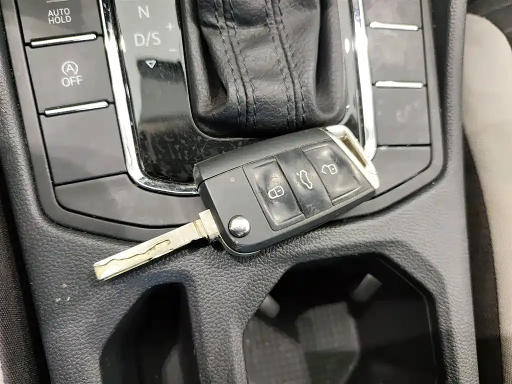 Volkswagen Bora 2024 из CN, фото 5