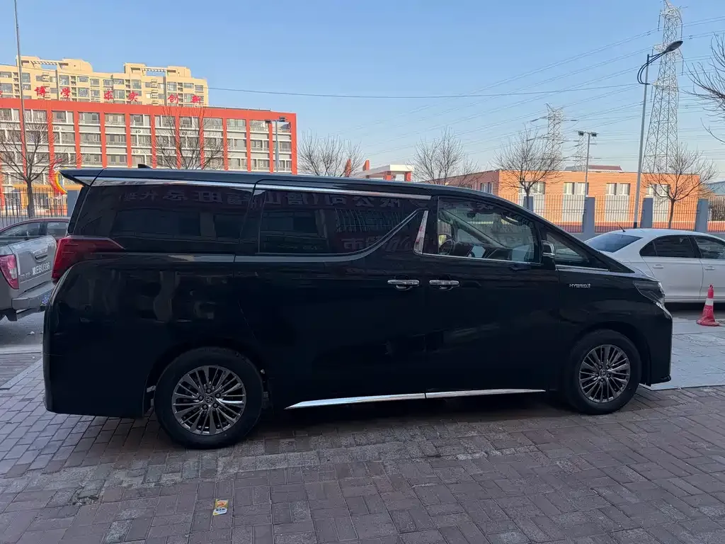 Toyota Alphard 2023 из CN, фото 7