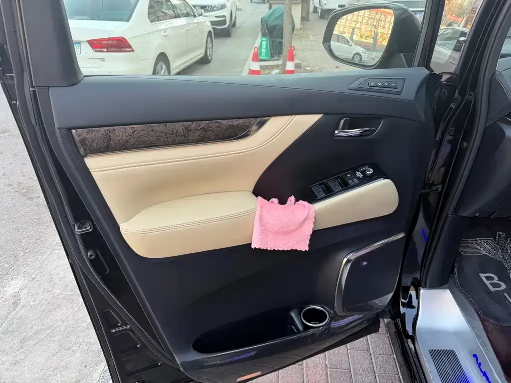 Toyota Alphard 2023 из CN, фото 4