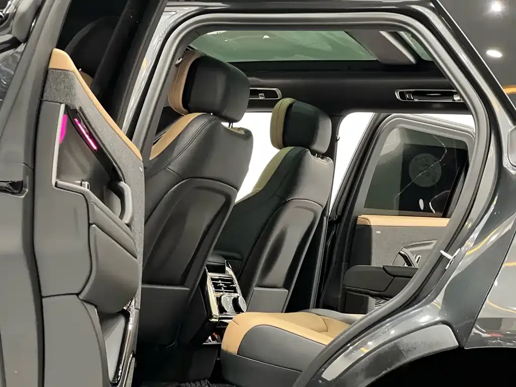 Land Rover Sport 2024 из CN, фото 2
