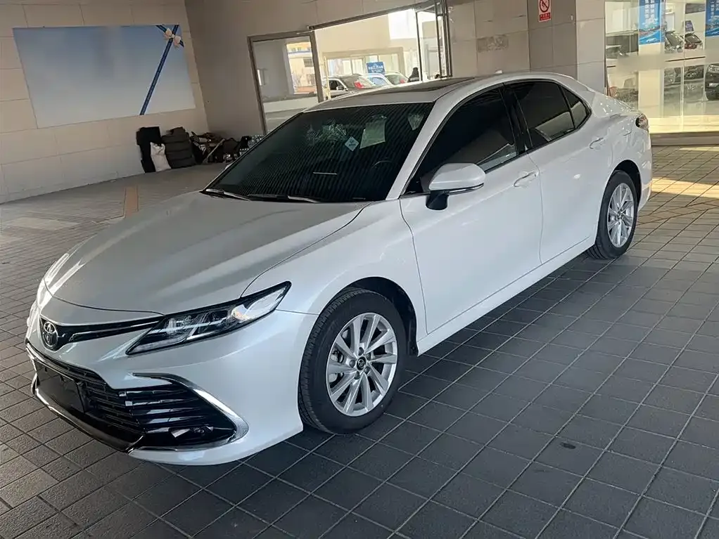 Toyota Camry 2023 из CN, фото 1