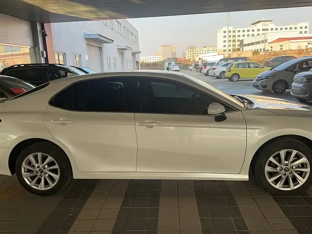 Toyota Camry 2023 из CN, фото 8