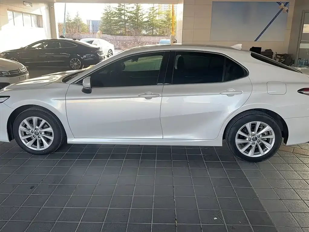 Toyota Camry 2023 из CN, фото 9