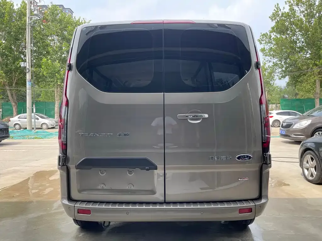 Ford Transit 2023 из CN, фото 9