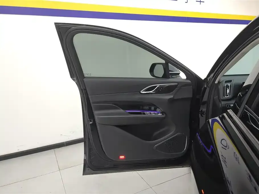 Hongqi HS3 PHEV 2025 из CN, фото 2