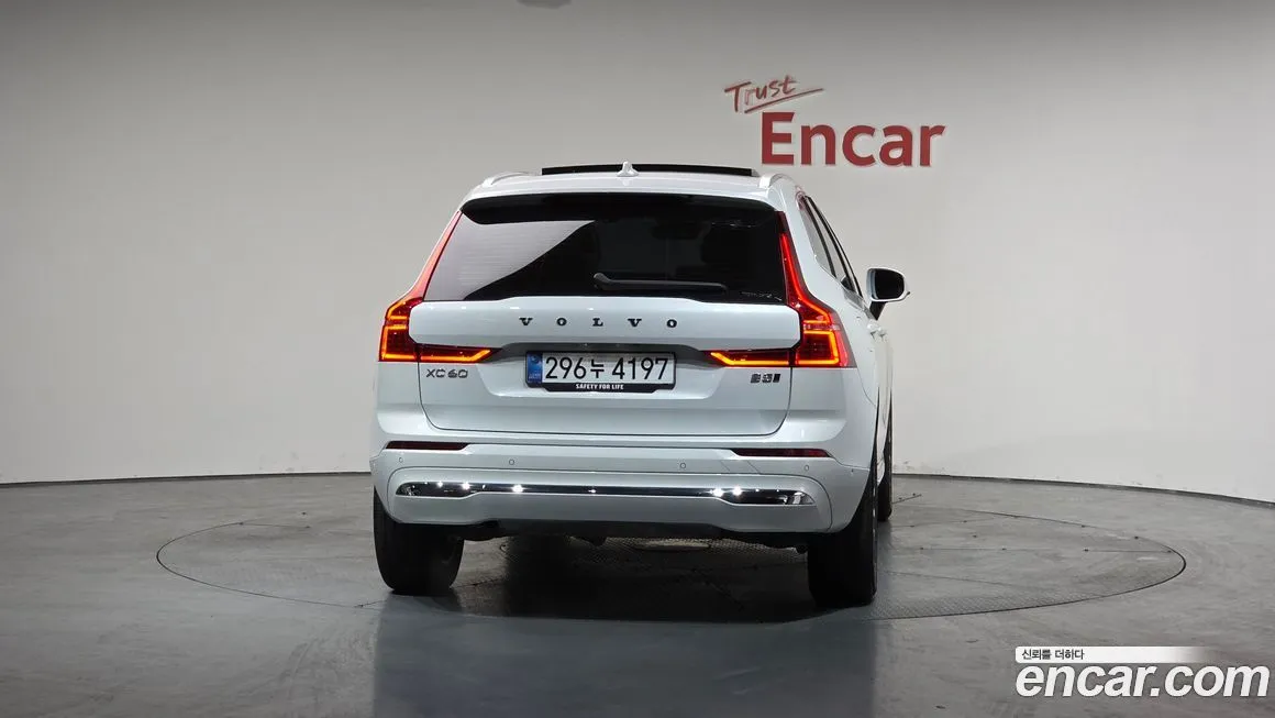 Volvo XC60 2025 из KR, фото 2