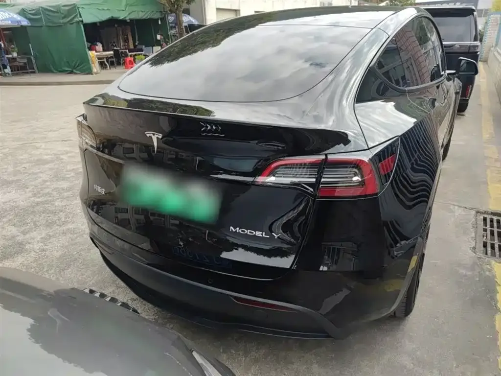 Tesla Model Y 2023 из CN, фото 3