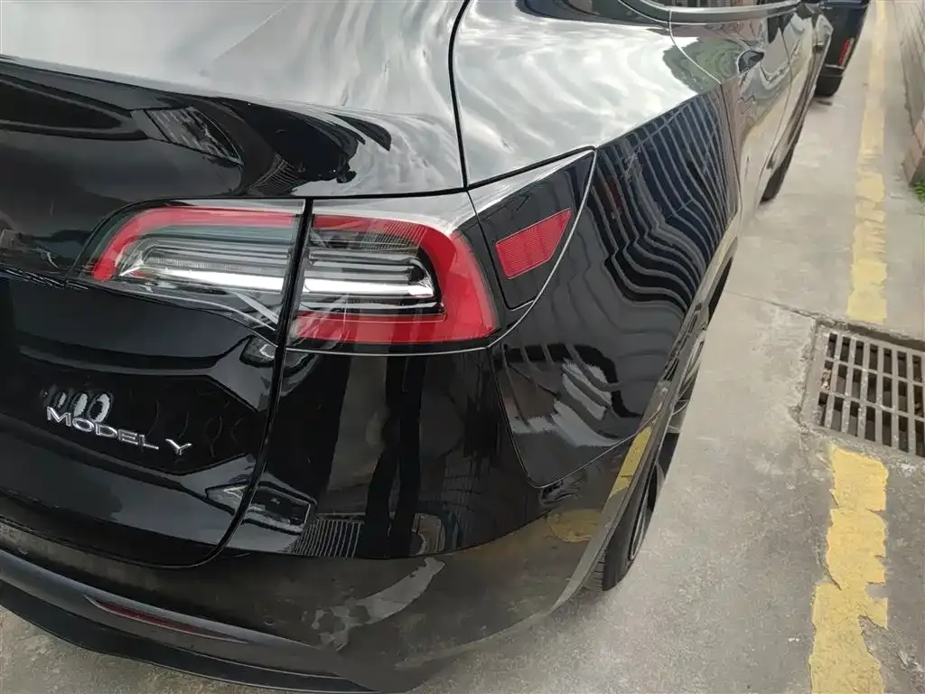 Tesla Model Y 2023 из CN, фото 10