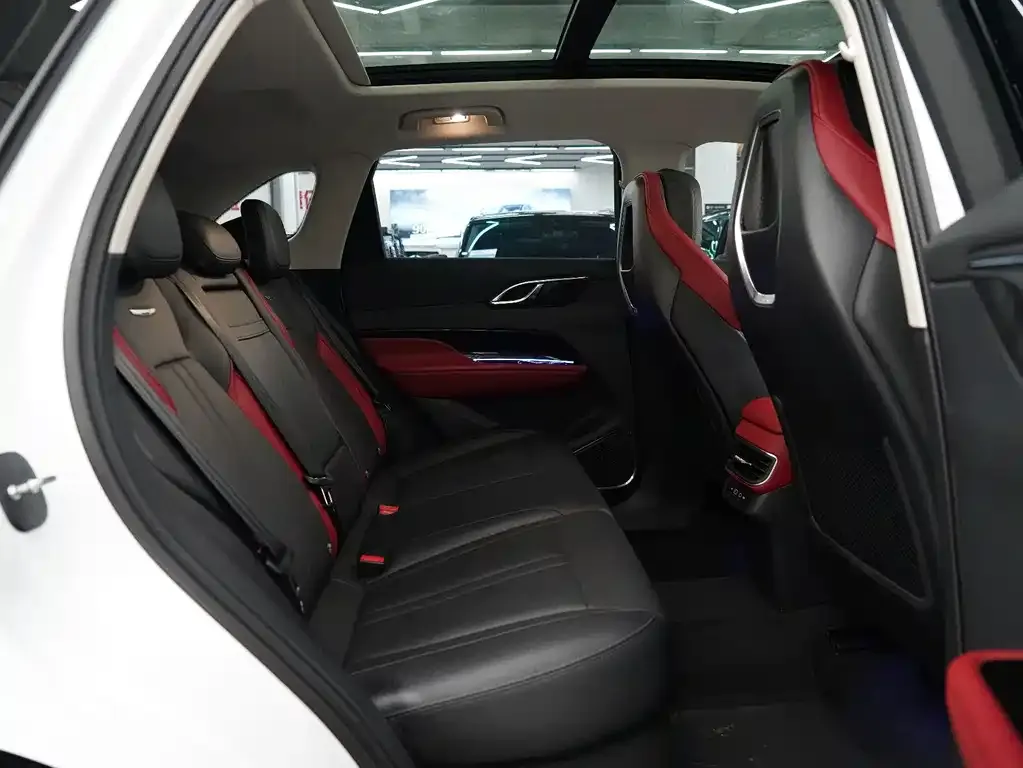 Hongqi HS3 2023 из CN, фото 3