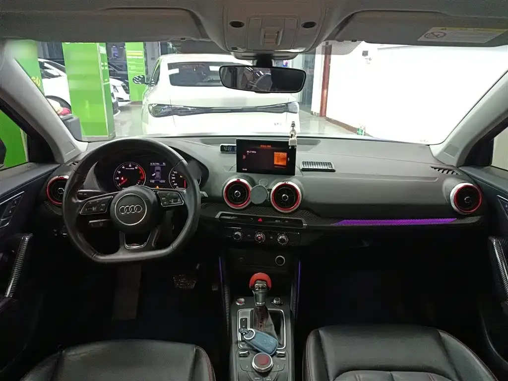 Audi Q2L 2023 из CN, фото 10