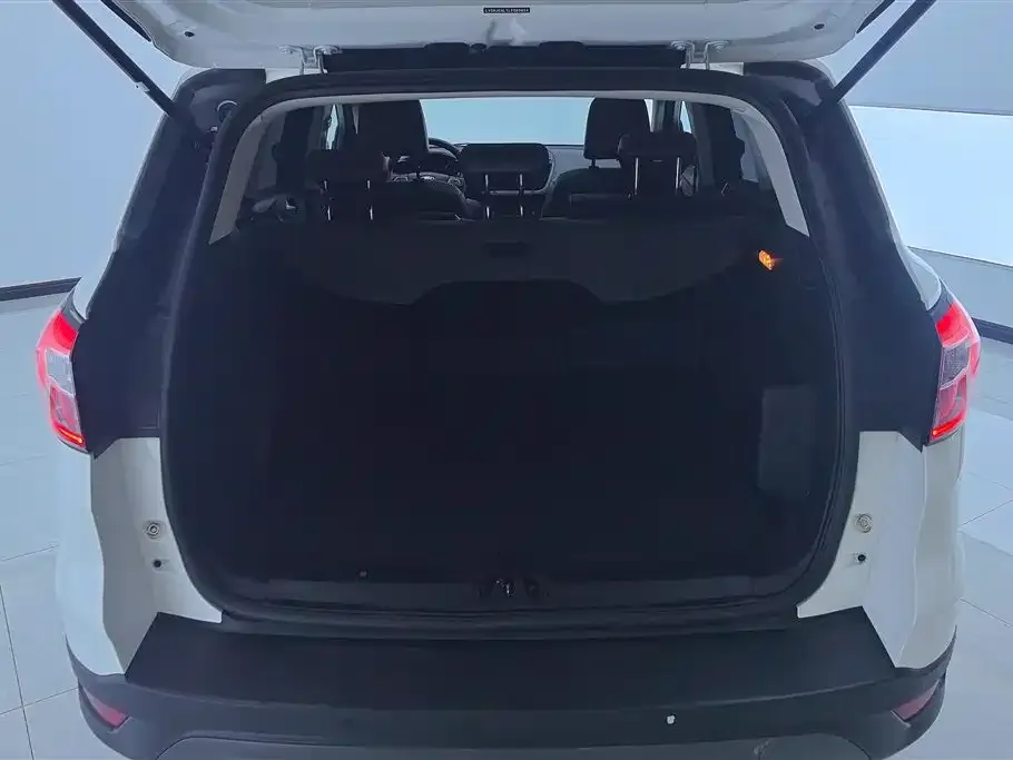 Ford Kuga 2021 из CN, фото 4