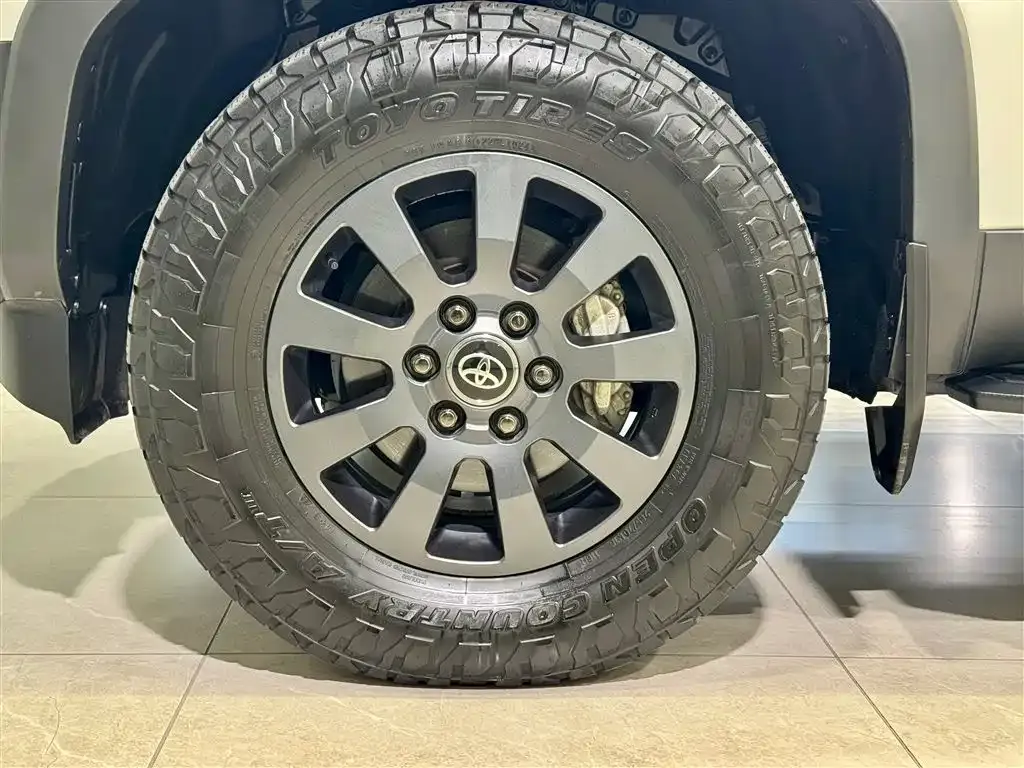 Toyota Prado — фото 10