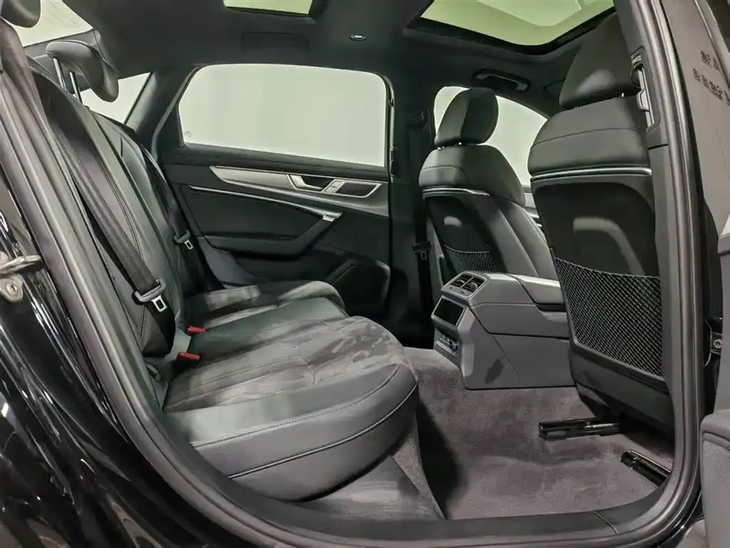 Audi A6L 2024 из CN, фото 5