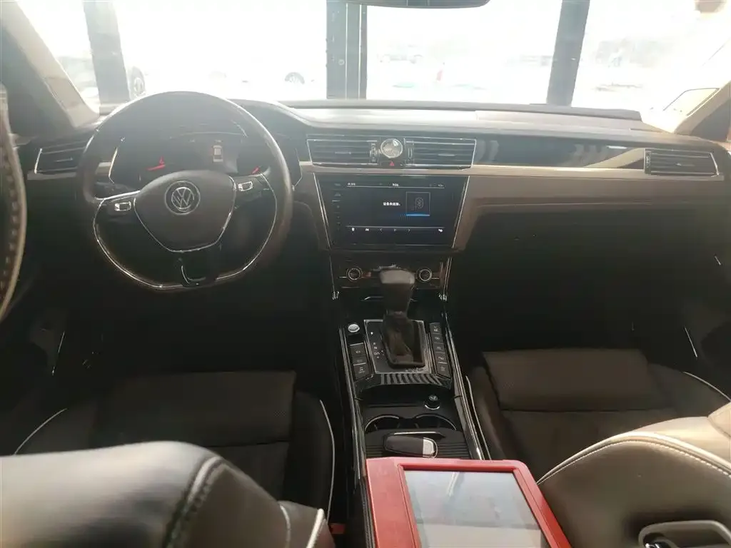 Volkswagen Phideon 2023 из CN, фото 3