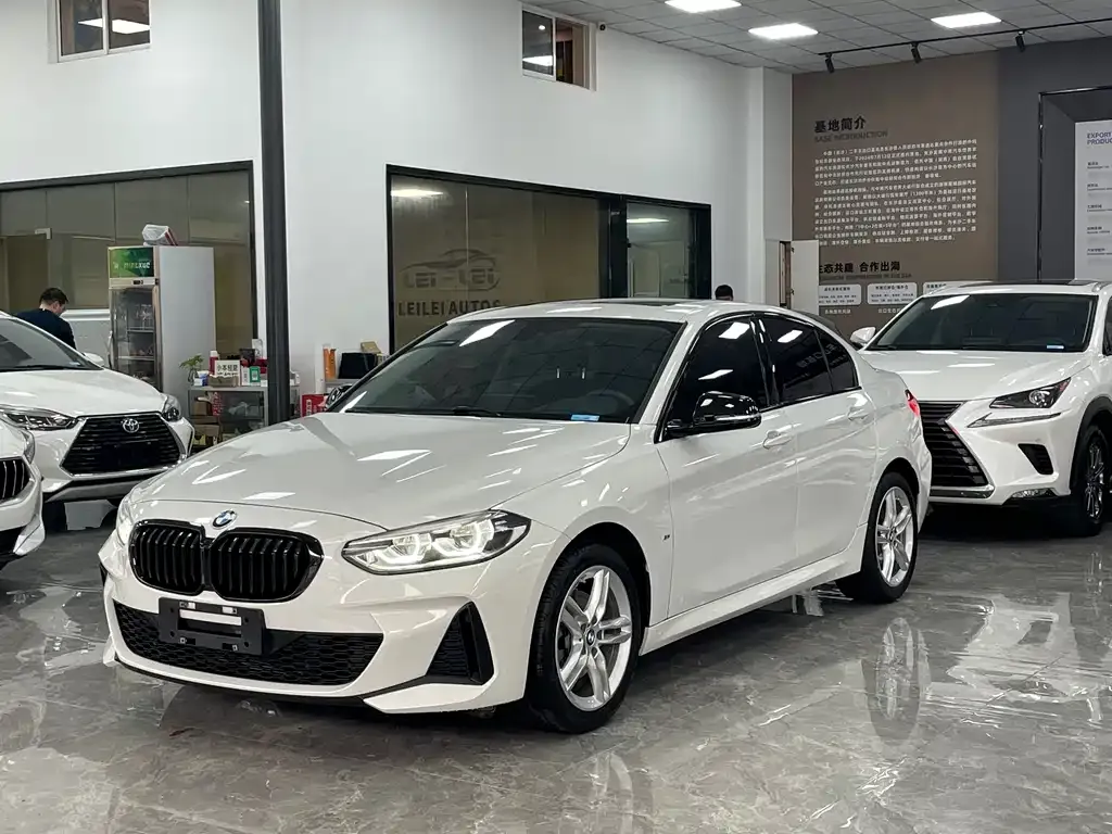 BMW 1 Series 2022 из CN, фото 1