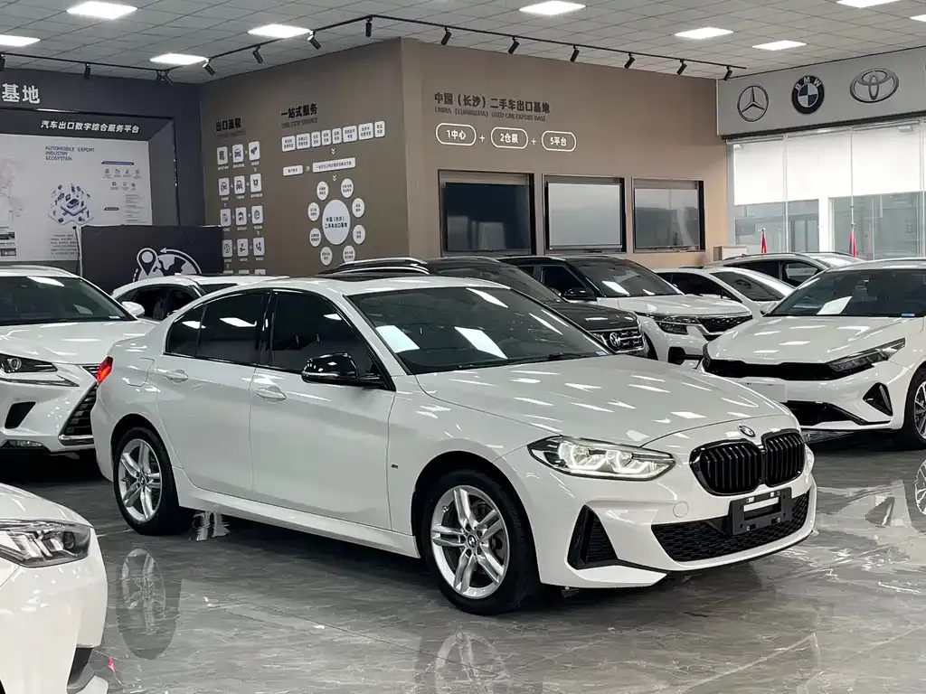 BMW 1 Series 2022 из CN, фото 2