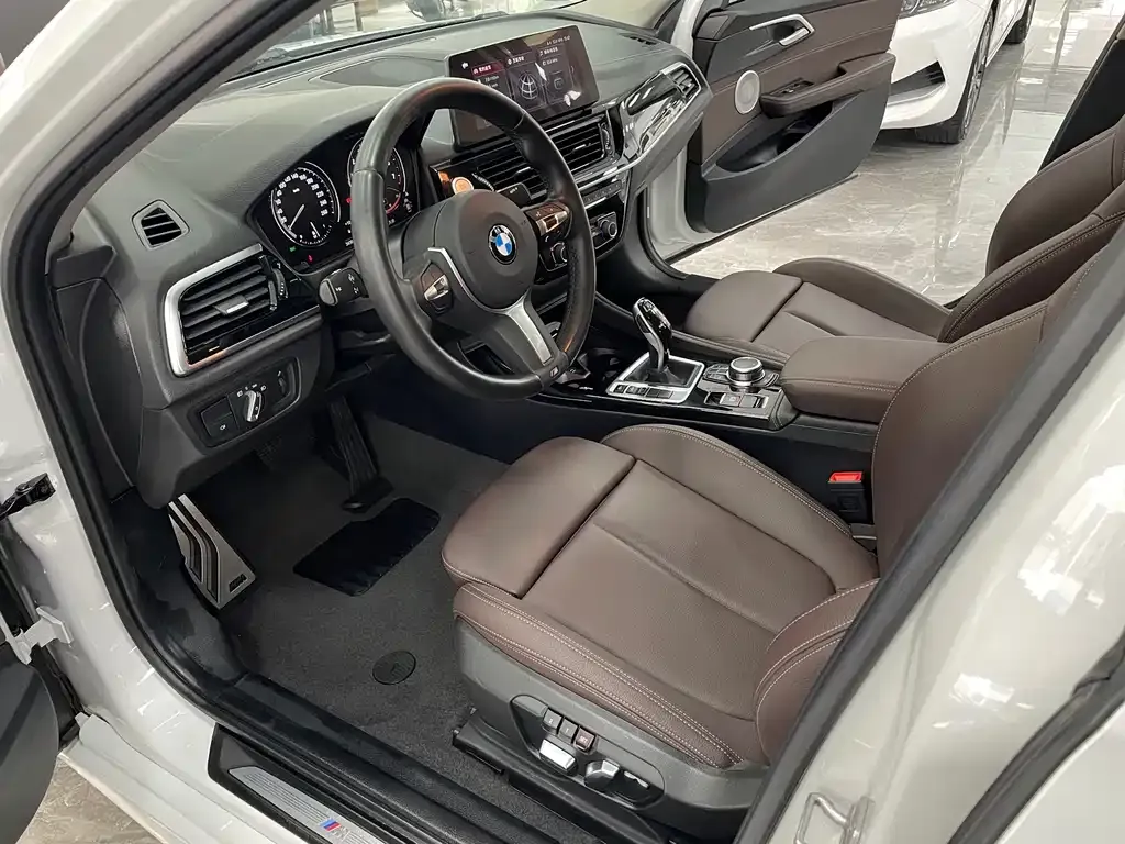 BMW 1 Series 2022 из CN, фото 3