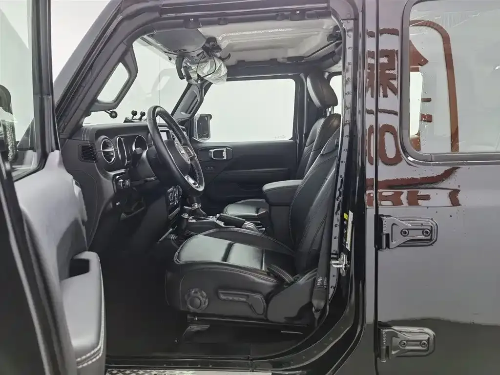 Jeep Gladiator 2023 из CN, фото 7