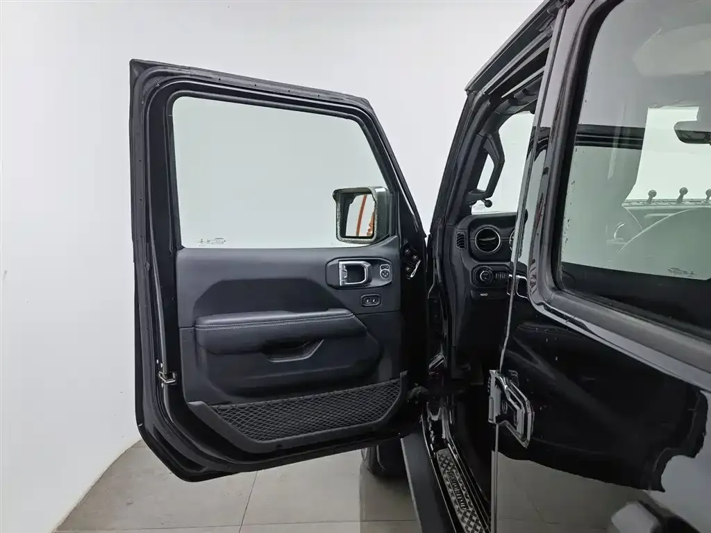 Jeep Gladiator 2023 из CN, фото 6