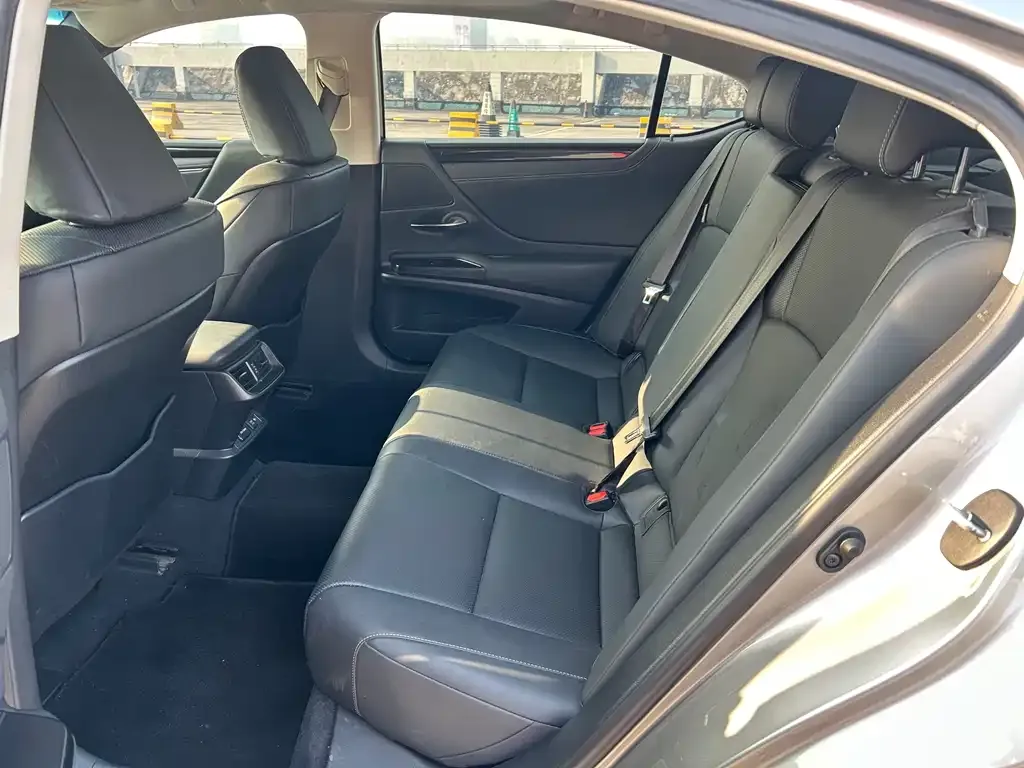 Lexus ES 2021 из CN, фото 7