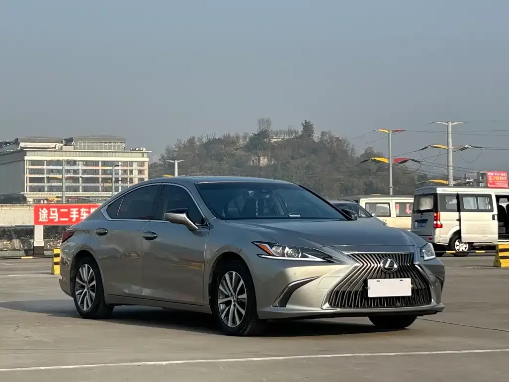Lexus ES 2021 из CN, фото 2