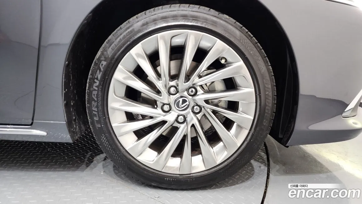 Lexus ES 2026 из KR, фото 5