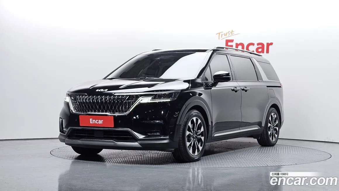 Kia Carnival — фото 1