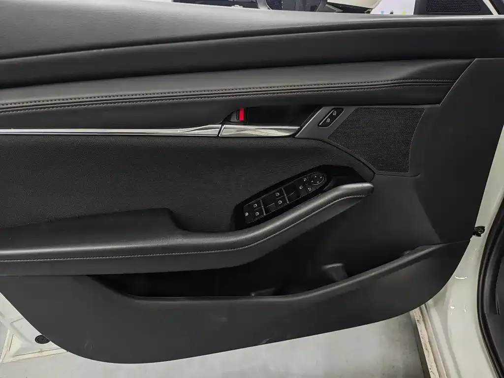 Mazda 3 Axela 2024 из CN, фото 3