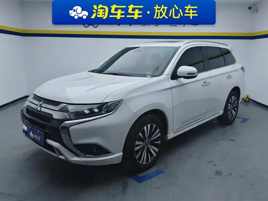 Mitsubishi Outlander 2022 из CN, фото 1