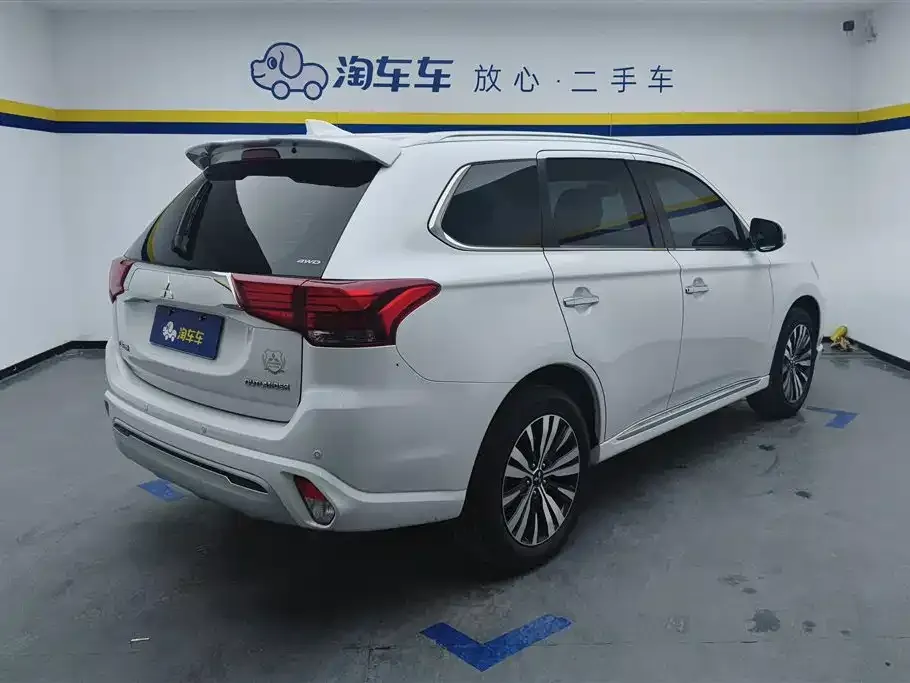 Mitsubishi Outlander 2022 из CN, фото 3