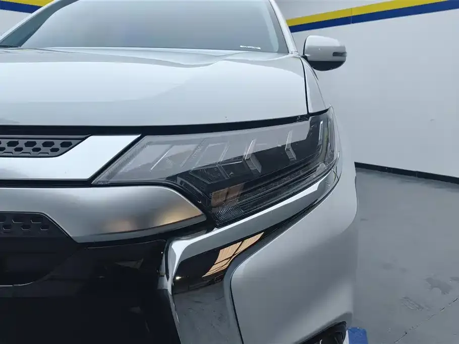 Mitsubishi Outlander 2022 из CN, фото 5