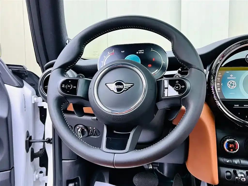 MINI Cooper (3-door) 2023 из CN, фото 9