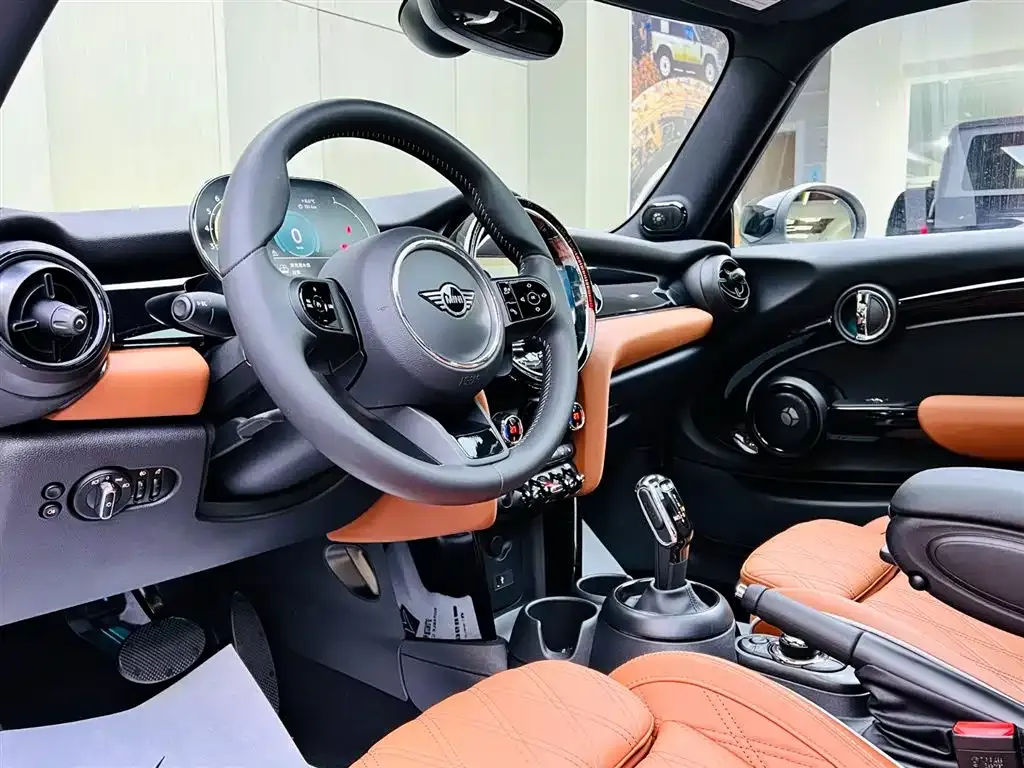 MINI Cooper (3-door) 2023 из CN, фото 6