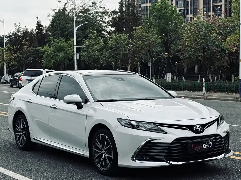 Toyota Camry 2023 из CN, фото 2